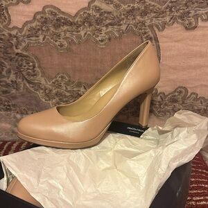 Naturalizer Women's Teresa Pump size 10